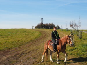 Tip na výlet: Hodinová vyjížďka na koních k Víťovi rozhledně.